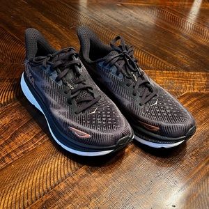 Ladies Hoka Clifton 9